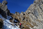 35 Ultimo ripido strappo tra pareti rocciose, torrioni, guglie